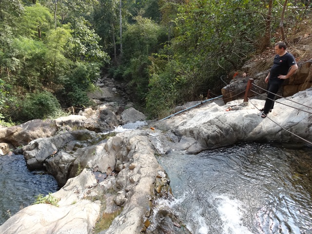 An den Beitrag angehängtes Bild: http://goefi-chiangmai.ch/ausfluege/huay-paplu/006.jpg